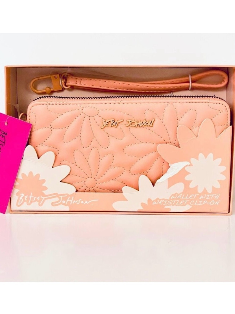 NWT Betsey Johnson Quilted Flowers Coral Pink Zip All Around Wristlet Wallet!!!